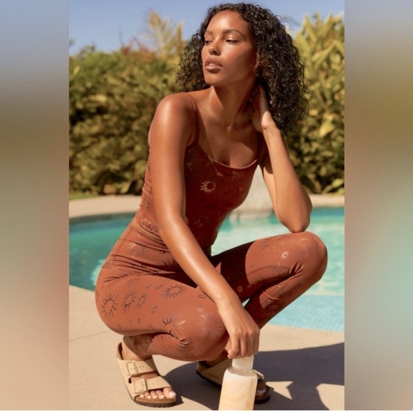 Beyond Yoga Cinnamon Sun Workout Top - Picture 7 of 12